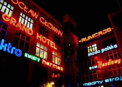 Galeria Neonów vol. 2 – nowa odsłona w pierwsze urodziny