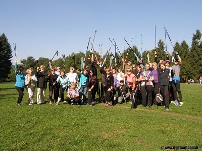 Wielki rodzinny marsz nordic walking w Parku Grabiszyńskim z RightWay