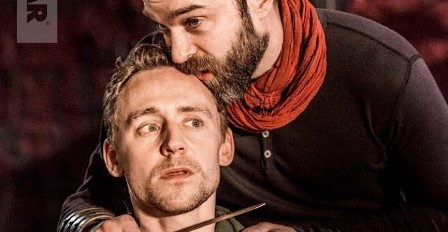 Spektakl National Theatre: Tom Hiddleston jako Korolian w Kinie Nowe Horyzonty