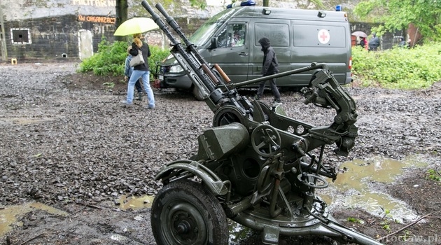 Zwiedzanie Mobilnego Muzeum Militariów