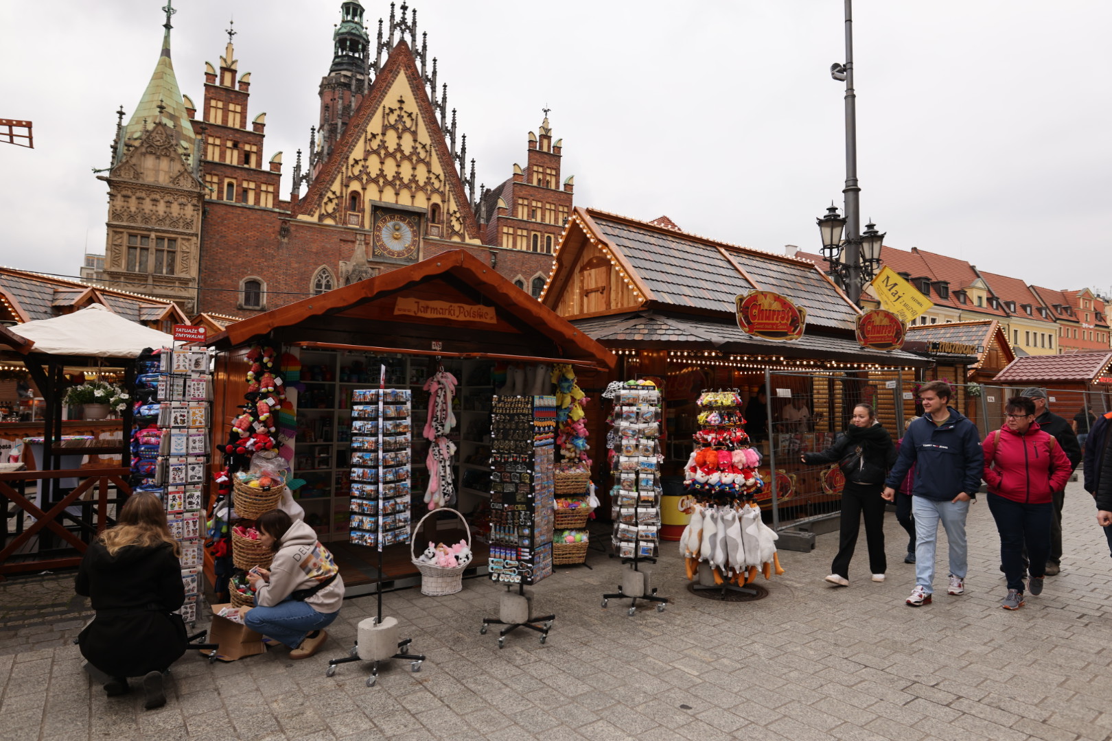 Jarmark Świętojański 2023 ruszył w piątek we Wrocławiu. Stragany ...