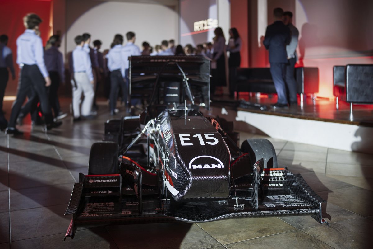 Ale cacko! Oto nowy bolid studentów z zespołu PWR Racing Team