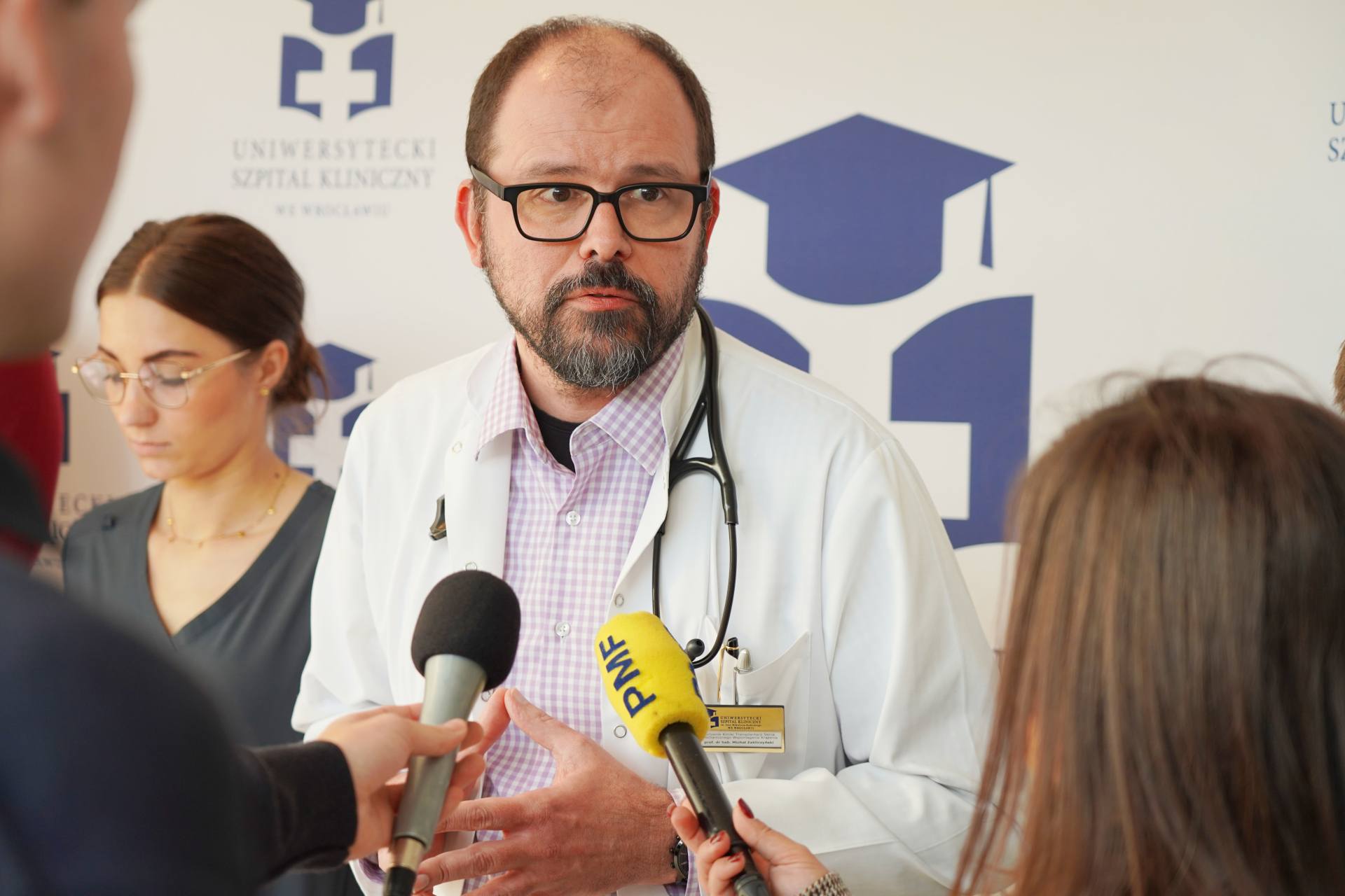 Powiększ obraz: Prof. Michał Zakliczyński, kierownik pododdziału transplantacji serca i mechanicznego wspomagania w USK.