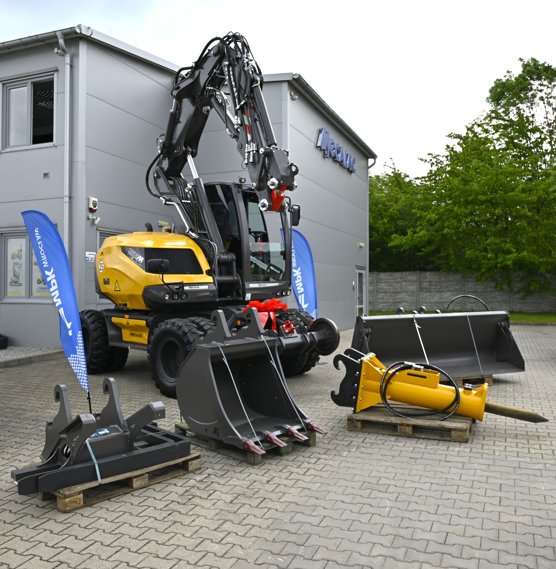 Powiększ obraz: Koparka Mecalac odebrana przez MPK Wrocław