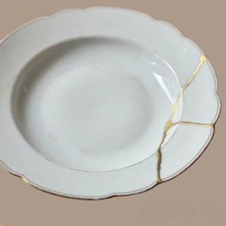 Zdjęcie wydarzenia Kintsugi – japońska sztuka naprawiania ceramiki złotem [warsztaty]