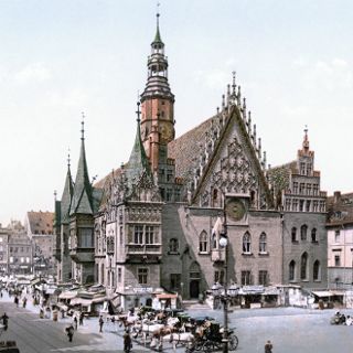 Zdjęcie wydarzenia Ratusz w detalach: historia ukryta w architekturze – spacer architektoniczny