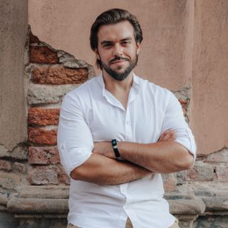 Zdjęcie wydarzenia Spacer z przewodnikiem „płać ile chcesz”. Dwór cesarski, wiszące domy i terroryści