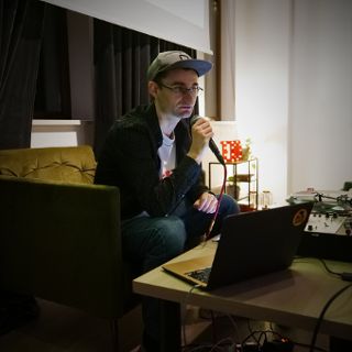 Zdjęcie wydarzenia Pop. Spektakularne sukcesy i ciemne sekrety największych gwiazd muzyki popularnej [wykład]