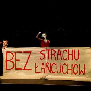 Zdjęcie wydarzenia „Kiedyś różą byłam, dziś gniję w kanale” [premiera spektaklu]