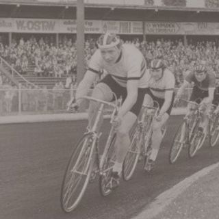Zdjęcie wydarzenia Sportowy Wrocław – oprowadzanie z przewodnikiem po wystawie „Wrocław 1945–2016”