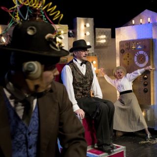 Zdjęcie wydarzenia Tesla vs Edison, czyli z prądem lub pod prąd | Spektakl dla dzieci w wieku 6+