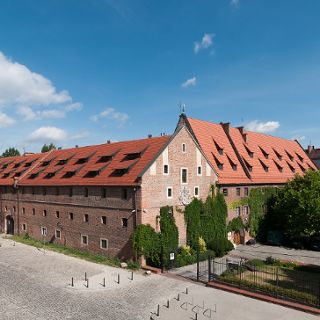 Arsenał Miejski: Muzeum Militariów i Muzeum Archeologiczne