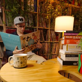 Zdjęcie wydarzenia Pop. Spektakularne sukcesy i ciemne sekrety największych gwiazd muzyki popularnej [wykład]