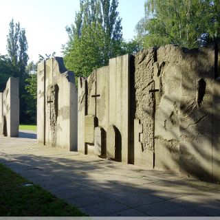 Zdjęcie wydarzenia Spacer z przewodnikiem po Cmentarzu Grabiszyńskim
