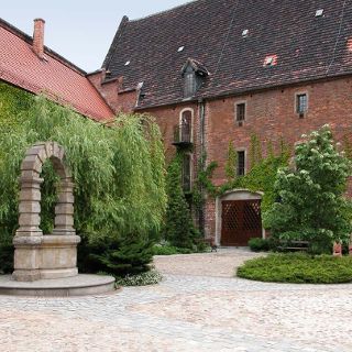 Arsenał Miejski: Muzeum Militariów i Muzeum Archeologiczne