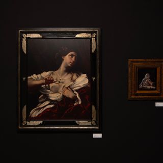Zdjęcie wydarzenia Oprowadzanie autorsko-kuratorskie po wystawie "Tomasz Poznysz/ Pod skórą" w Galerii Miejskiej
