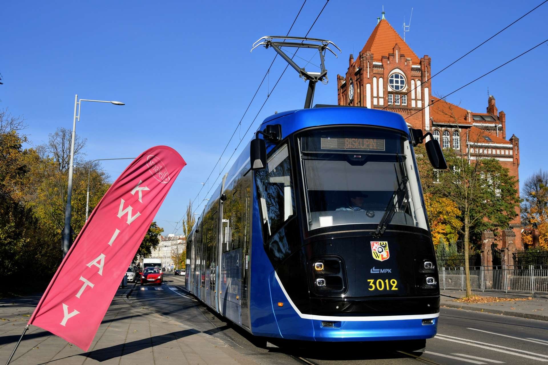 Powiększ obraz: Škoda 16T na ul. Nowowiejskiej.
