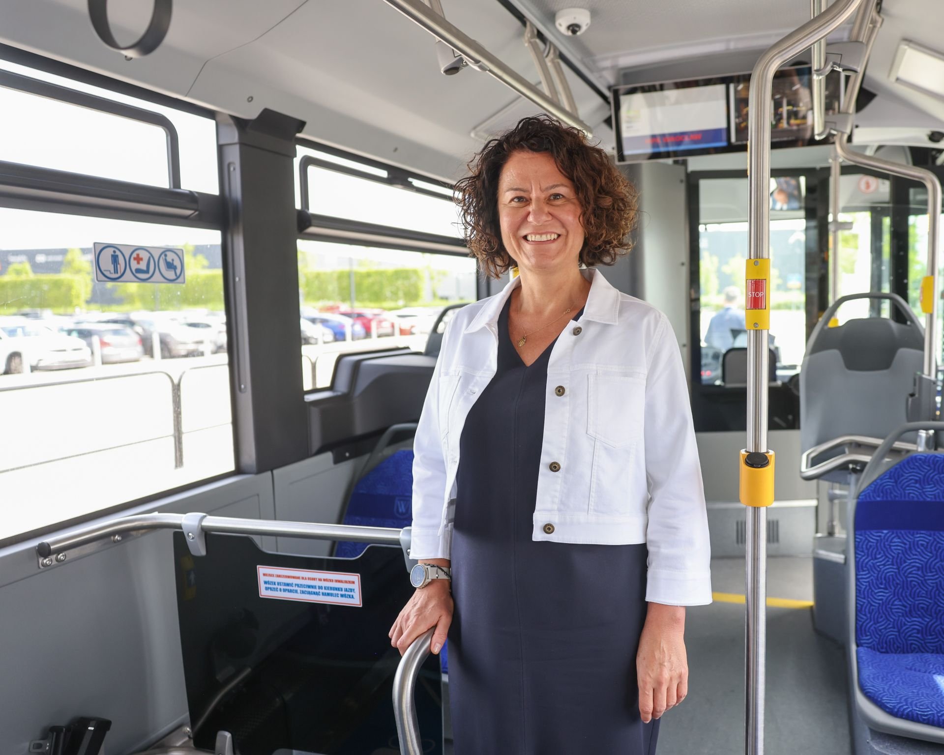 Mirosława Rudzka, prezes Daimler Buses Polska, we wrocławskim już Mercedesie eCitaro