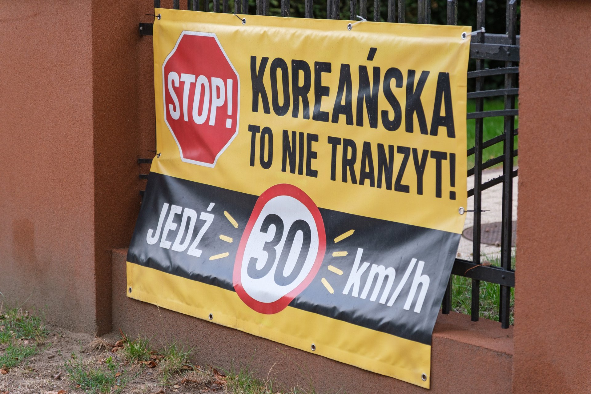 Mieszkańcy ulicy Koreańskiej pragną spokojniejszego ruchu pod swoimi domami. Mieszkają w strefie 30
