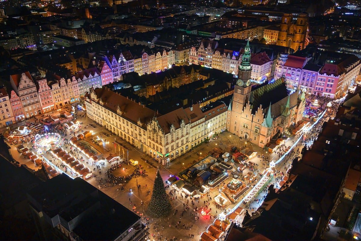 Jarmark Bożonarodzeniowy na wrocławskim Rynku, zdjęcie z 2025 r.