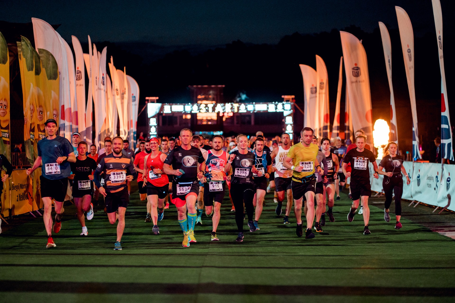 Uczestnicy 9. PKO Nocnego Wrocław Półmaratonu