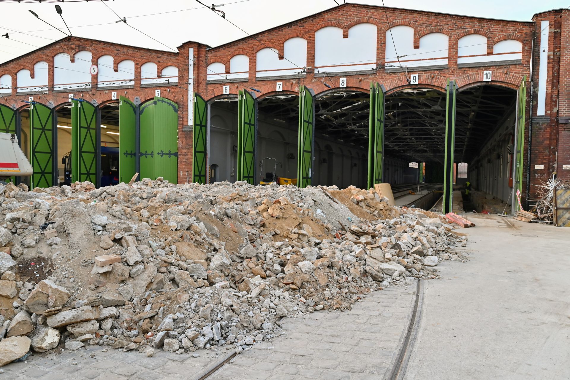 Remont hali nr 2 na zajezdni Gaj - październik 2022 roku