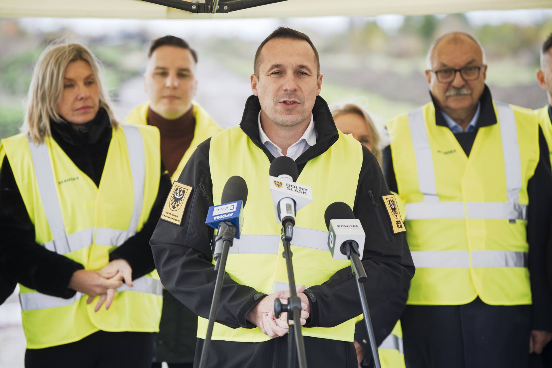 Paweł Gancarz, marszałek województwa dolnośląskiego, podczas uroczystego rozpoczęcia budowy WOW