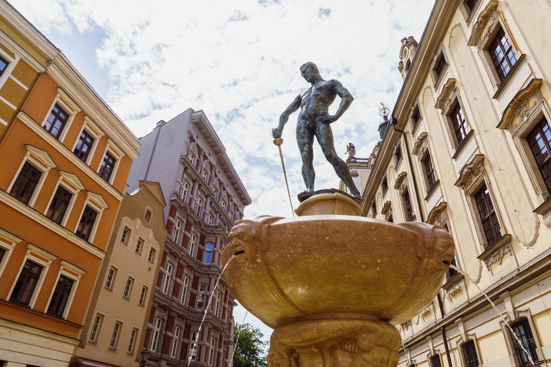 Fontanna Szermierz na Placu Uniwersyteckim