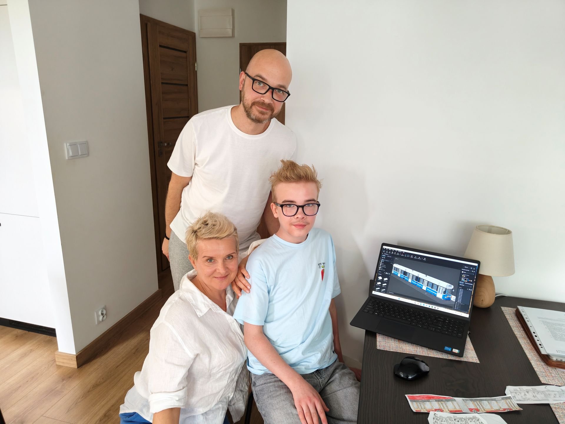 Powiększ obraz: Jan Mizgalski z mamą Małgorzatą i tatą Piotrem