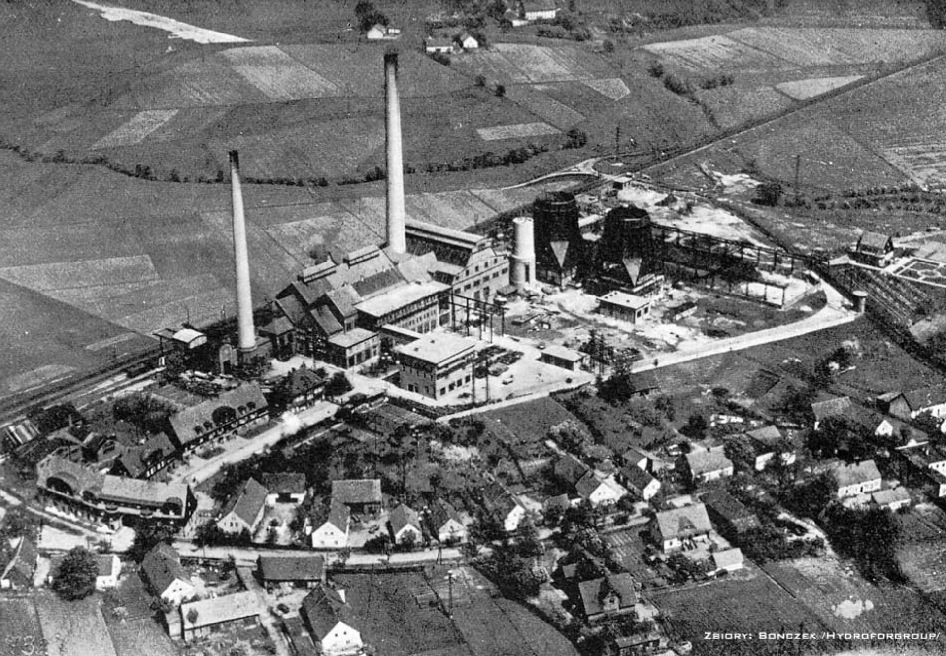 Powiększ obraz: Elektrownia w Siechnicach w okresie międzywojennym.