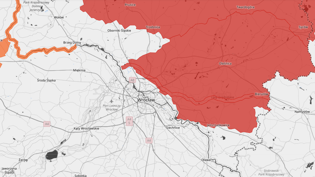 Powiększ obraz: Kolor czerwony na mapie oznacza obszar, na którym stan wód przekroczył poziom alarmowy.