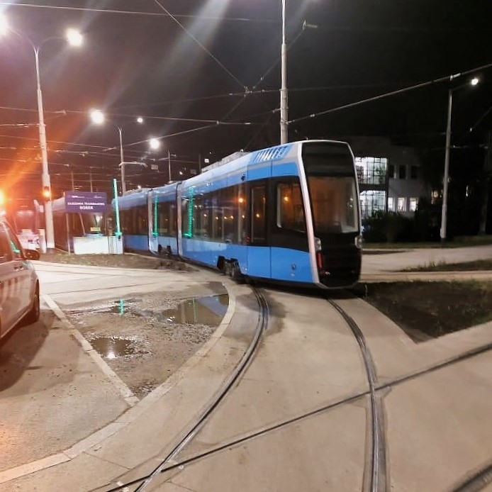 Powiększ obraz: <p>15. Pesa 146N dotarła na zajezdnię Borek w środę 11 września</p>