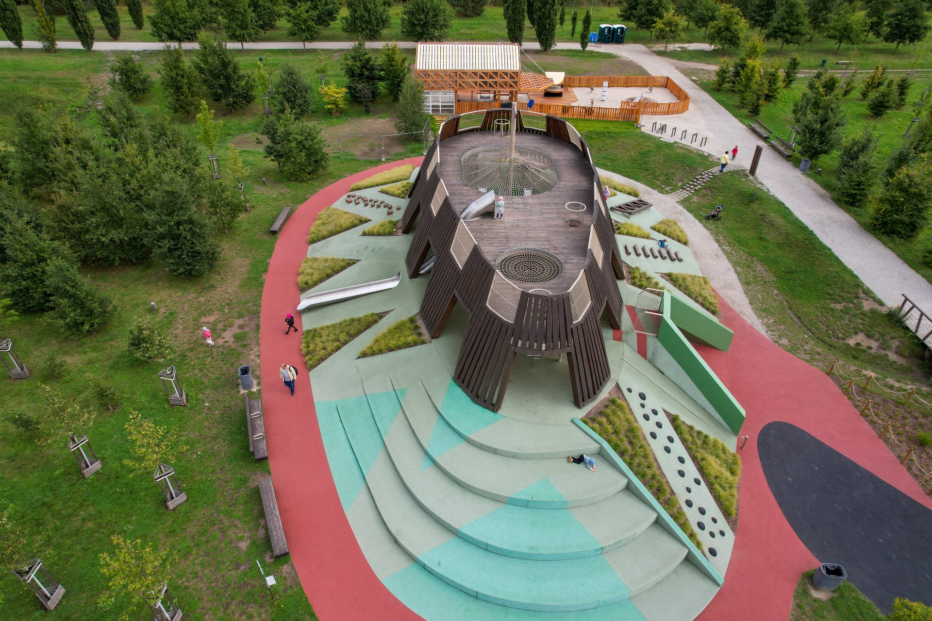 Powiększ obraz: Plac zabaw