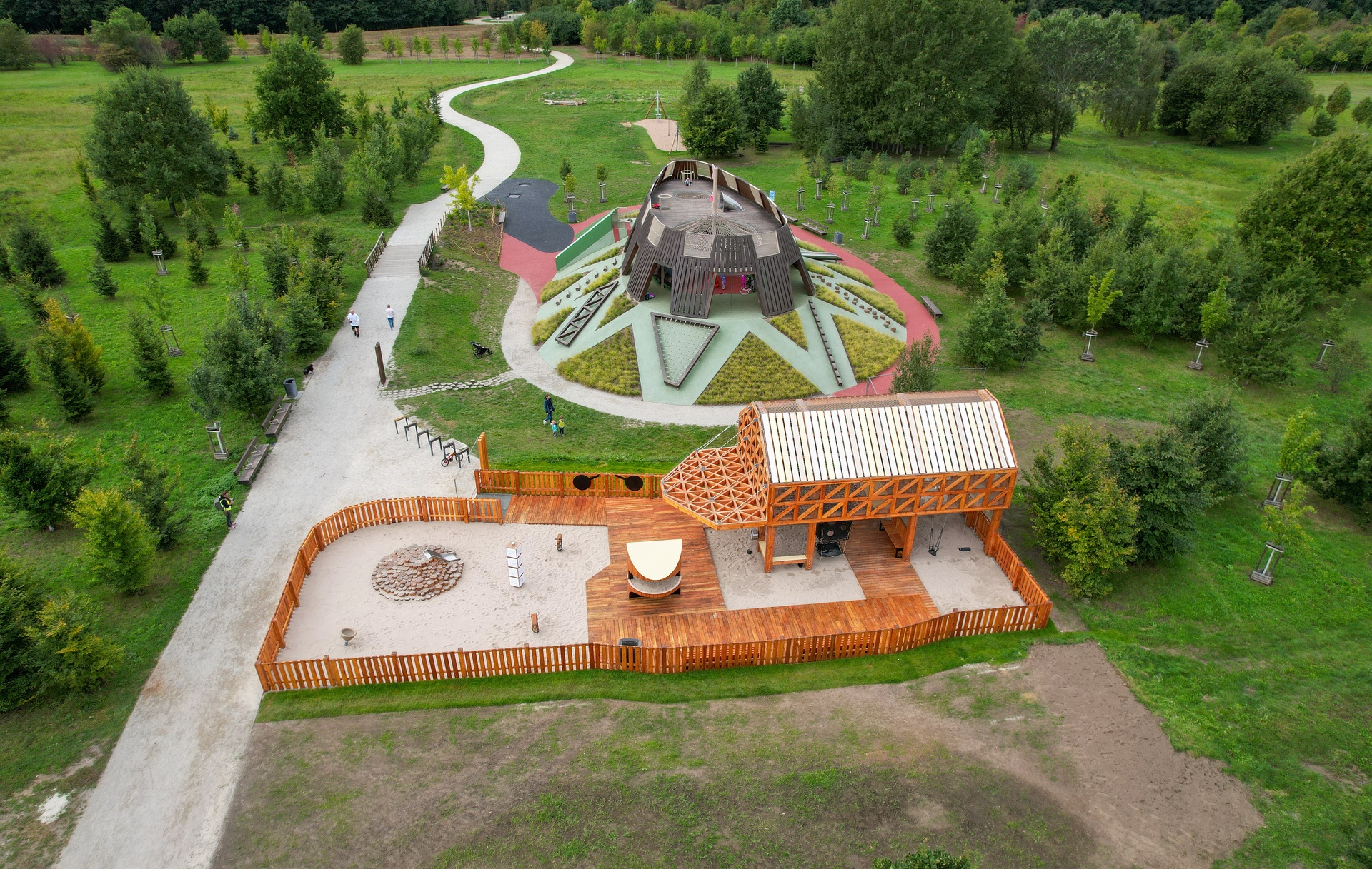 Powiększ obraz: Plac zabaw