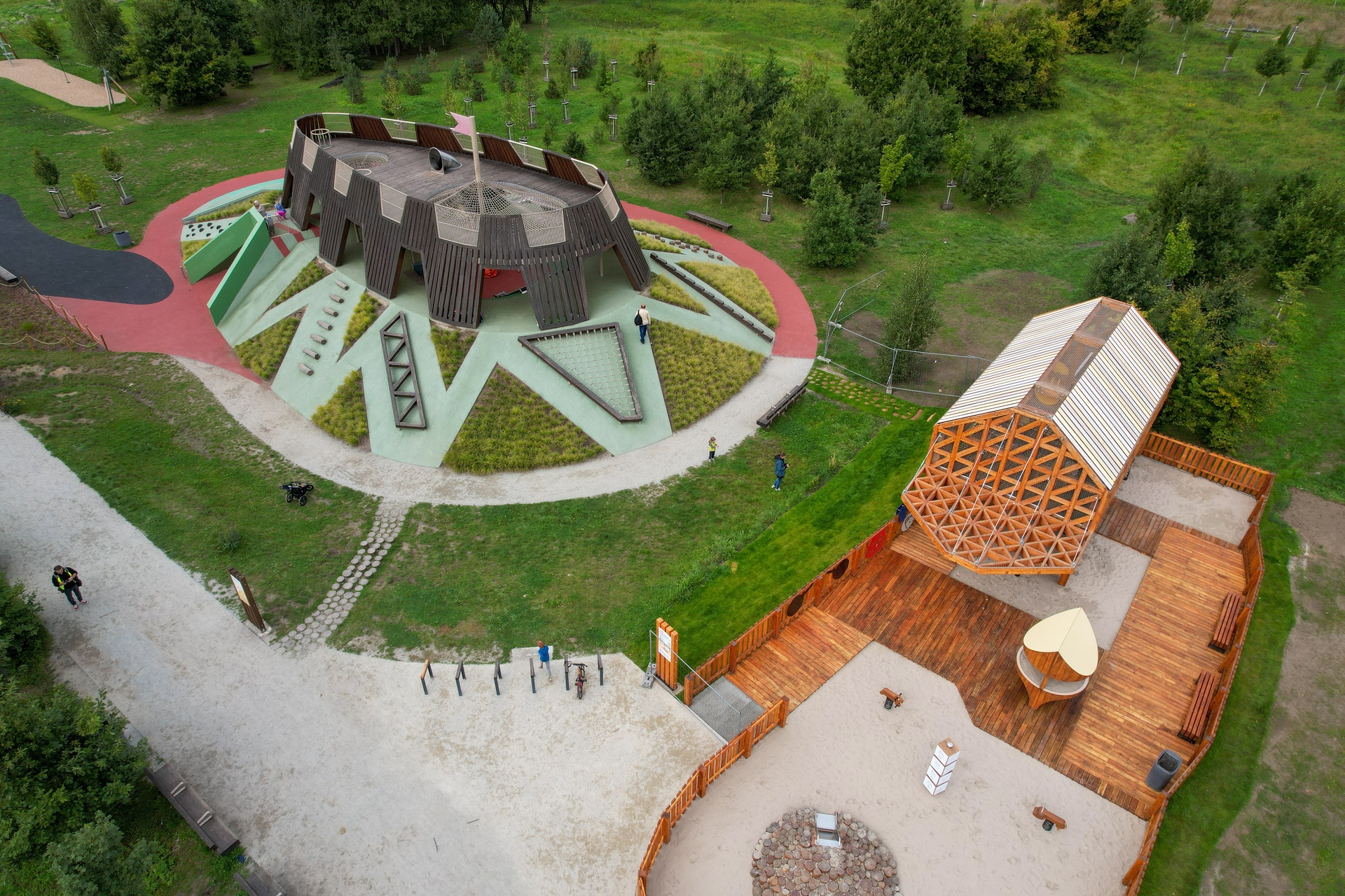 Powiększ obraz: Plac zabaw