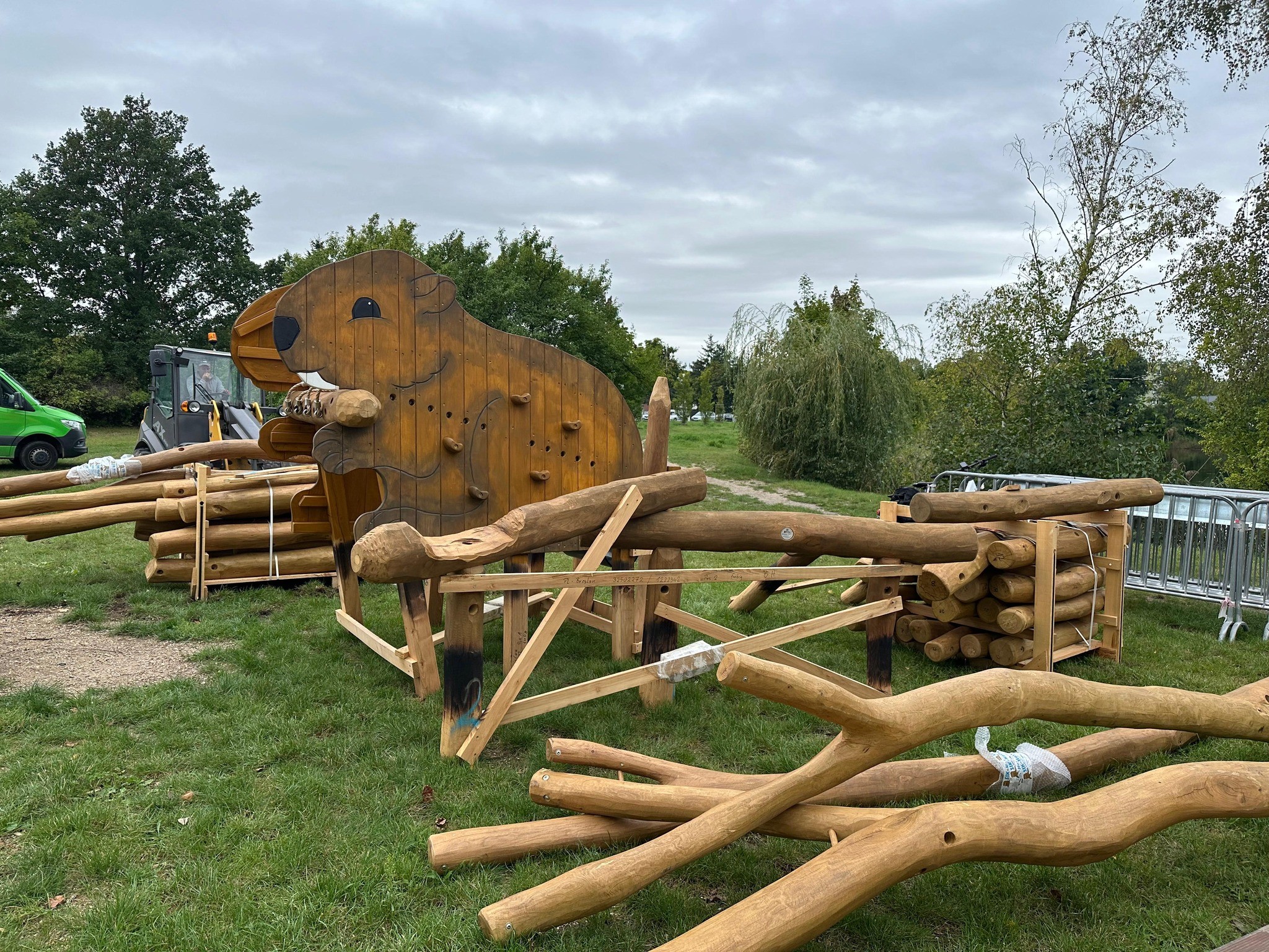 Powiększ obraz: Bobry przy stawie na Maślicach