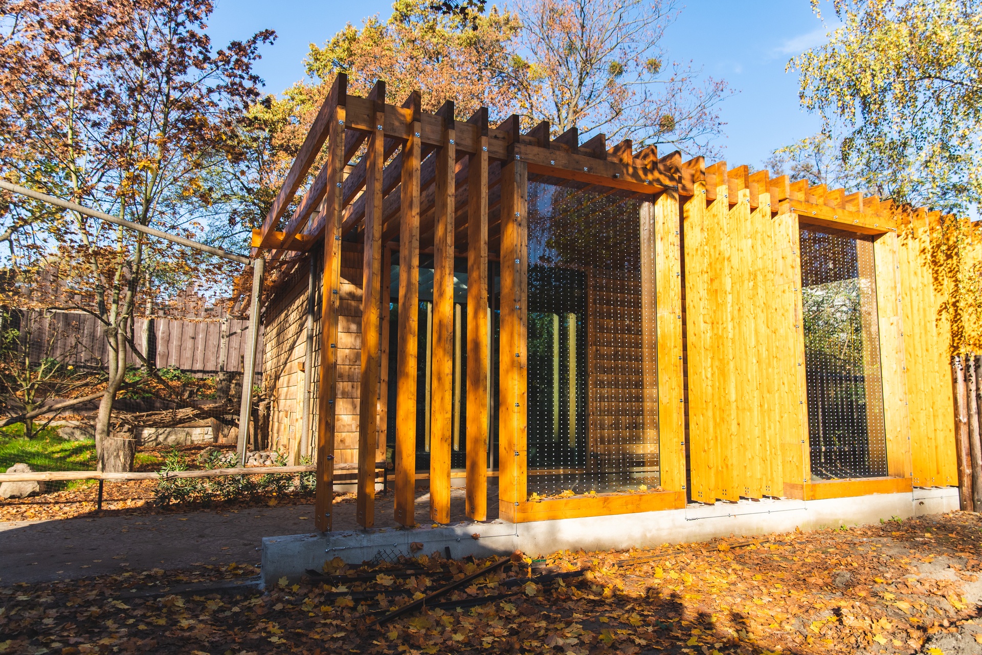 Powiększ obraz: Nowy budynek dzioborożców we wrocławskim zoo.