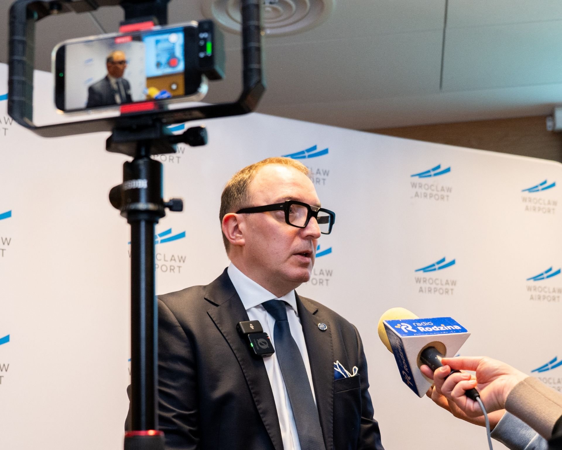 Powiększ obraz: Adam Sanocki z zarządu Polskich Portów Lotniczych