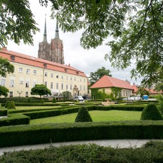 Ogród przy Papieskim Wydziale Teologicznym