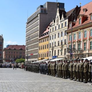 Zdjęcie wydarzenia Piknik wojskowy z okazji Święta Wojska Polskiego