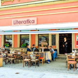 Pub & cafetería Literatka