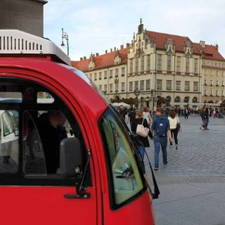 Zdjęcie wydarzenia Breslau Stadtrundfahrt mit dem E-Auto. 2 Stunden mit Tonband