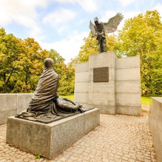 Monumento a las víctimas de Katyn