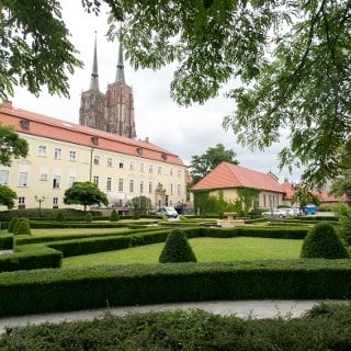 Ogród przy Papieskim Wydziale Teologicznym