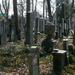 Zdjęcie wydarzenia Stary Cmentarz Żydowski. Zwiedzanie z przewodnikiem