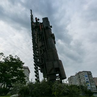 Freilichtskulptur „Zug gen Himmel”