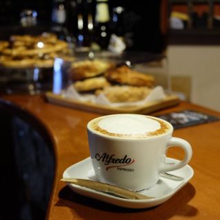 Academus Cafe/Pub & Guest House
