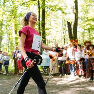 Zdjęcie wydarzenia Aktywny Senior w Parku – spacer nordic walking [Wrocławskie Dni Seniora 2025]