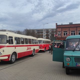 Zdjęcie wydarzenia Przejazd zabytkowym autobusem do muzeum Wena w Oławie