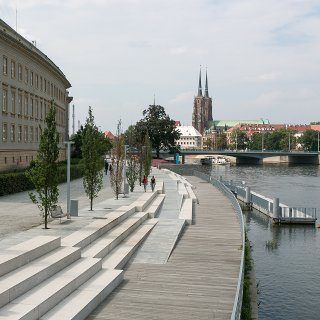 Maria and Lech Kaczyńscy Boulevard